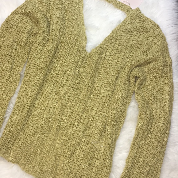 Open Back Twisted Sweater - Picture 2 of 4